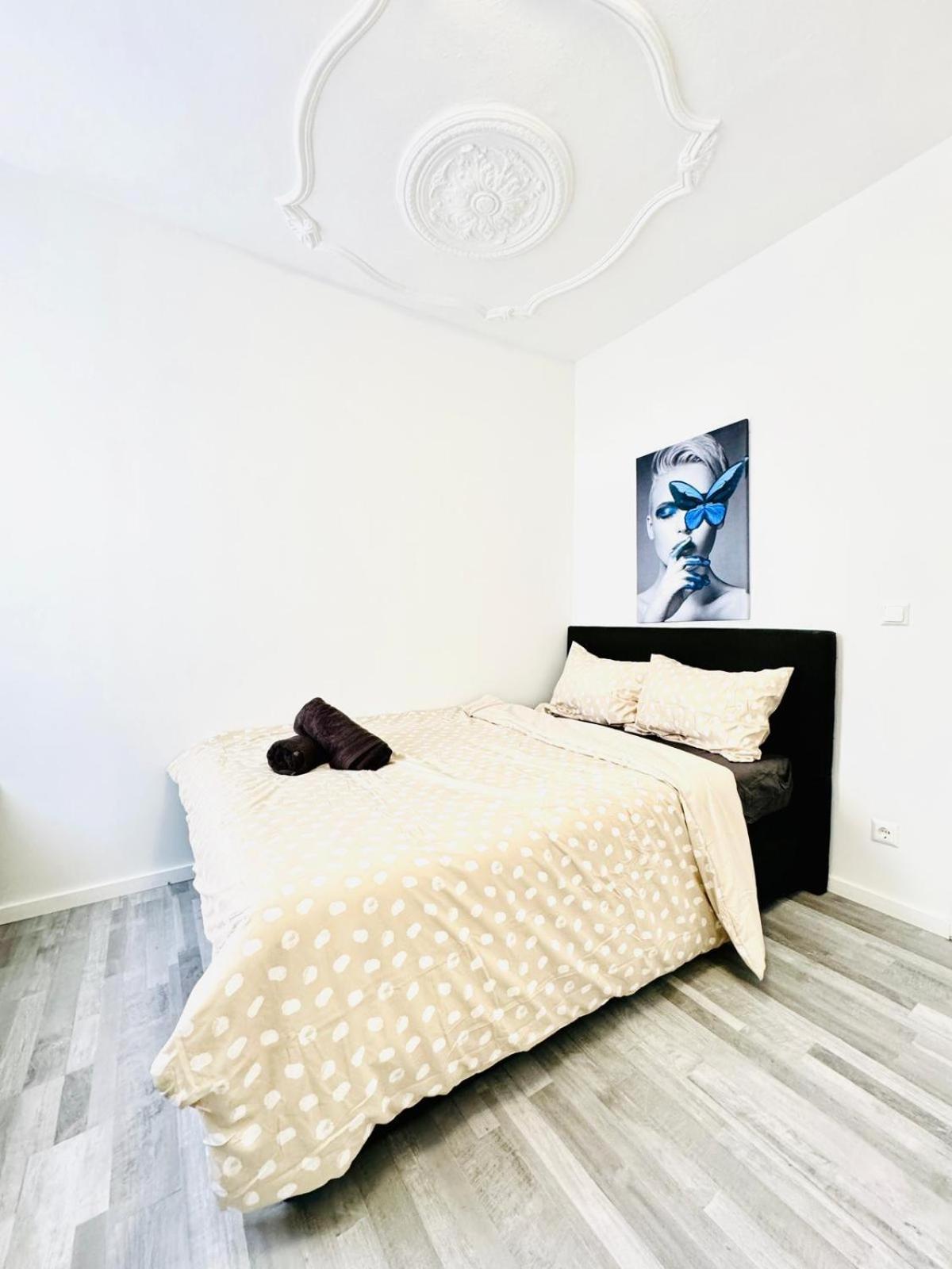 Very Spacious For Up To 7p With Great Location * Wien